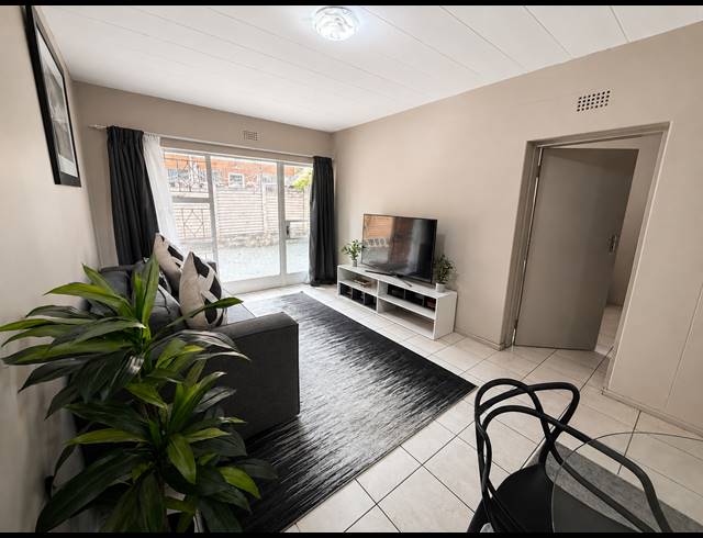 1 BEDROOM APARTMENT FOR SALE IN WINDSOR EAST